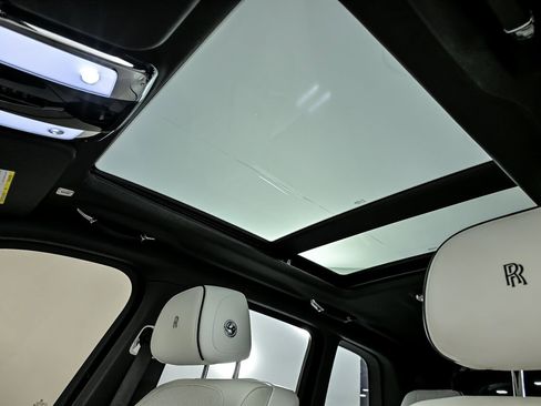 Used 2019 Rolls-Royce Cullinan image 23