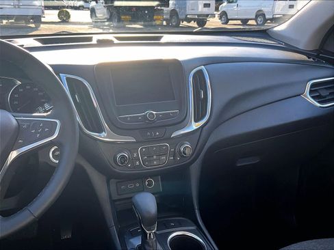 Used 2023 Chevrolet Equinox LT image 18