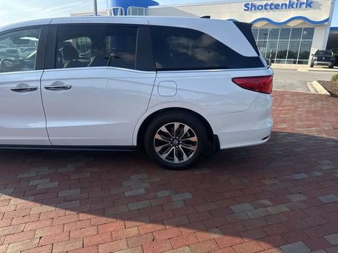 Certified 2024 Honda Odyssey EX-L image 6