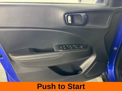 Used 2024 Hyundai Venue Limited image 10