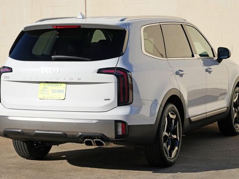 Used 2025 Kia Telluride EX w/ EX Captain's Chair Package AWD/4WD image 51
