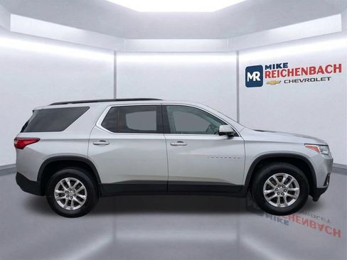 Used 2020 Chevrolet Traverse LT FWD image 3