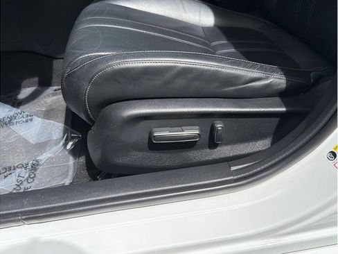 Used 2019 Honda Insight Touring image 16