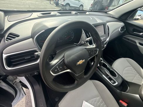 Certified 2020 Chevrolet Equinox LS FWD image 10