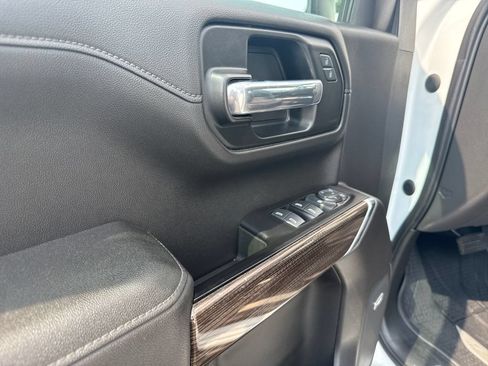 Certified 2019 Chevrolet Silverado 1500 LT Trail Boss AWD/4WD image 13