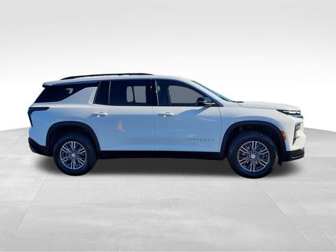 Certified 2024 Chevrolet Traverse LT w/ LPO, Floor Liner Package FWD image 7