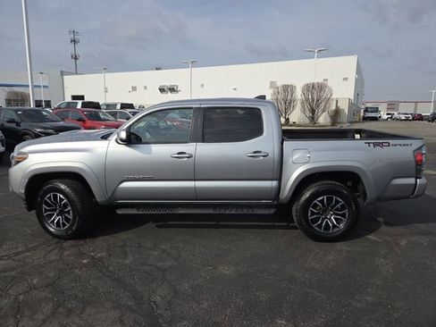 Used 2022 Toyota Tacoma TRD Sport w/ Technology Package RWD image 19