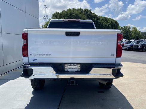Used 2025 Chevrolet Silverado 2500 LT w/ Convenience Package AWD/4WD image 5