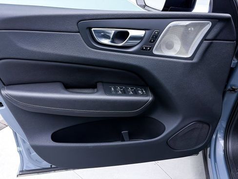 Used 2023 Volvo XC60 B6 Ultimate w/ Protection Package Premier image 19