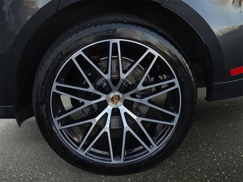 Used 2023 Porsche Macan image 38