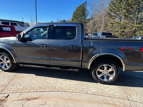 Used 2020 Ford F150 Lariat image 11