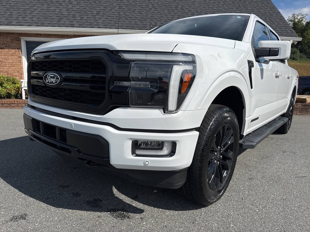 Used 2024 Ford F150 Lariat w/ Equipment Group 502A High AWD/4WD image 6