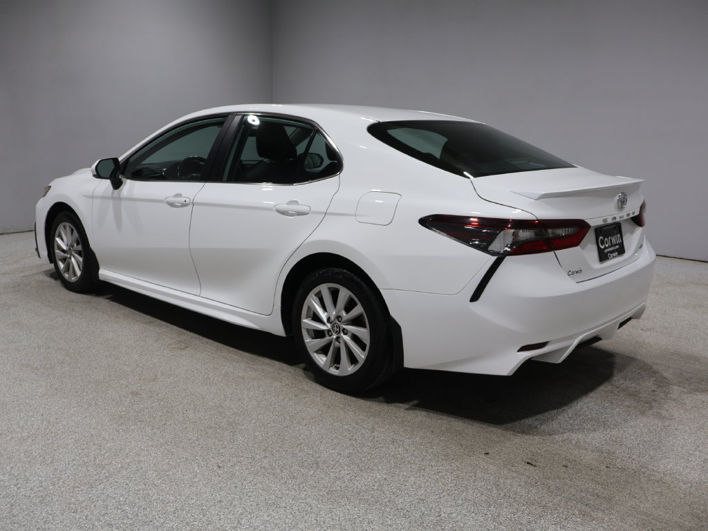 Used 2024 Toyota Camry SE FWD image 4