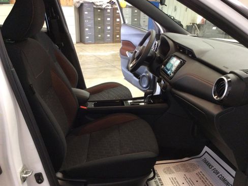 Used 2024 Nissan Kicks SR image 26