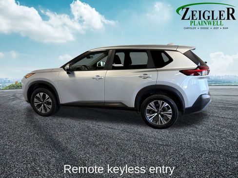Used 2022 Nissan Rogue SV AWD/4WD image 4