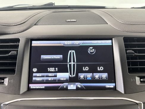 Used 2015 Lincoln MKS w/ Equipment Group 101A FWD image 19