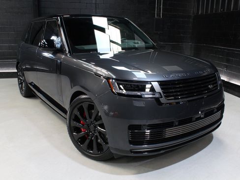 Used 2024 Land Rover Range Rover SV AWD/4WD image 9