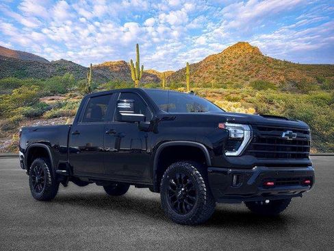 Used 2025 Chevrolet Silverado 2500 LT w/ Trail Boss Package AWD/4WD image 2