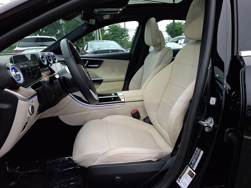 Used 2023 Mercedes-Benz C 300 4MATIC Sedan w/ Exclusive Trim Package image 14