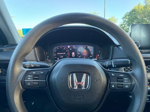 Used 2025 Honda Accord LX image 22