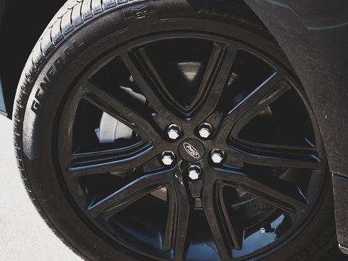 Used 2021 Ford Edge ST-Line AWD/4WD image 3