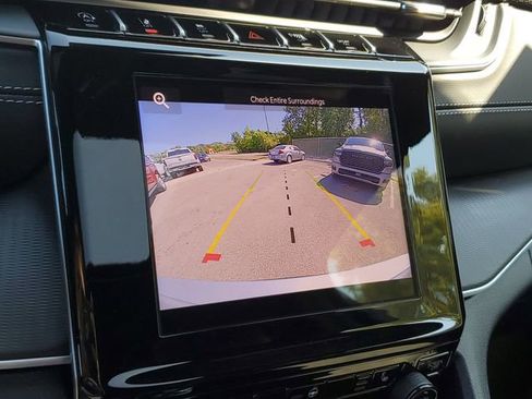 New 2025 Jeep Grand Cherokee L Altitude image 10