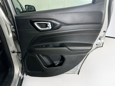 Used 2025 Jeep Compass Trailhawk AWD/4WD image 28