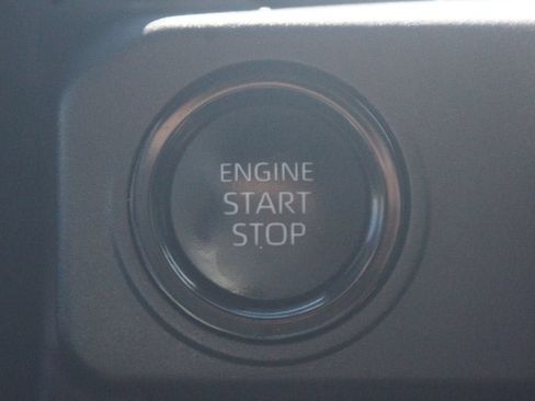 Used 2024 Toyota Tacoma SR5 AWD/4WD image 9