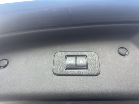 Used 2023 Nissan Armada SL w/ Captain's Chairs Package RWD image 23