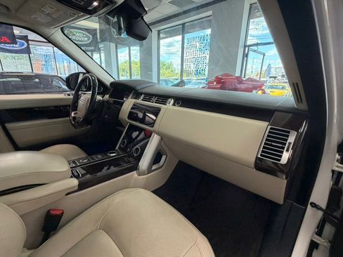 Used 2019 Land Rover Range Rover Supercharged AWD/4WD image 29