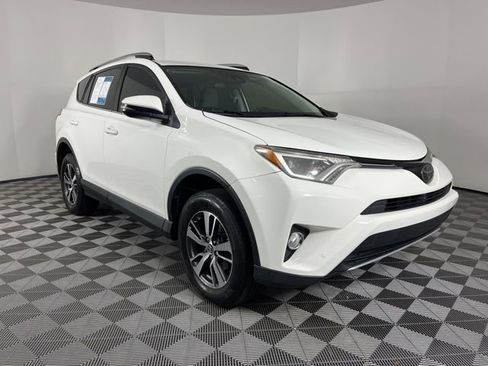 Used 2018 Toyota RAV4 XLE image 2