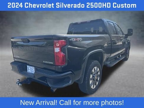 Used 2024 Chevrolet Silverado 2500 Custom w/ Custom Value Package AWD/4WD image 3