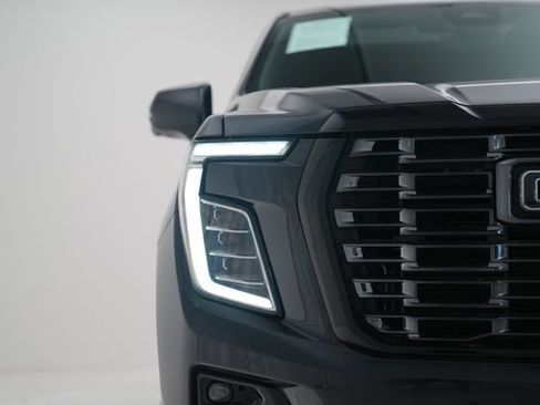 Used 2025 GMC Yukon Denali Ultimate w/ LPO, Floor Liner Package AWD/4WD image 3