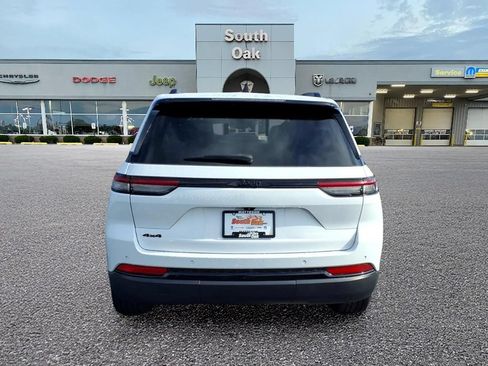 Certified 2023 Jeep Grand Cherokee Altitude AWD/4WD image 4