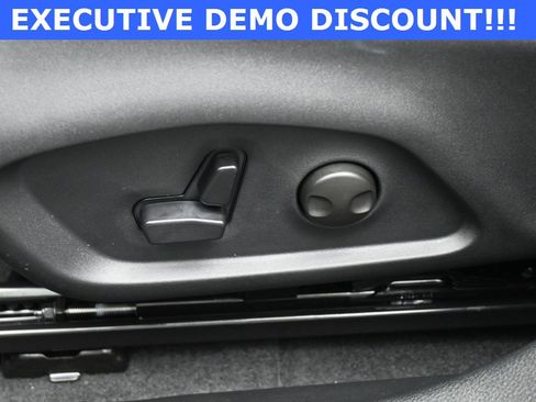 New 2025 Jeep Compass Latitude w/ Sun & Sound Group image 18