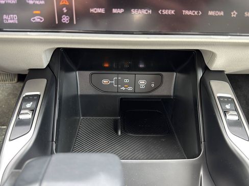 Used 2025 Kia Sorento EX FWD image 17