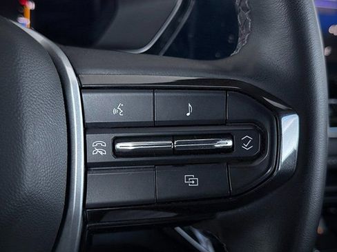 Used 2023 Chevrolet Colorado LT w/ LT Convenience Package image 13