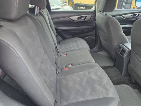 Used 2016 Nissan Rogue SV AWD/4WD image 27