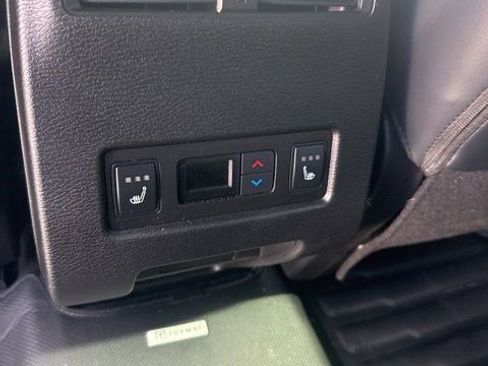 Used 2022 Mitsubishi Outlander SEL image 23