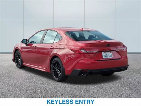 Used 2025 Toyota Camry SE w/ Convenience Package FWD image 9