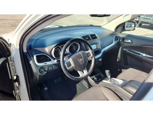 Used 2020 Dodge Journey SE w/ SE Popular Equipment Group image 11