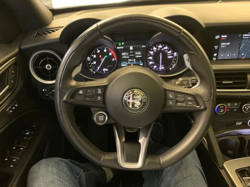 Used 2023 Alfa Romeo Stelvio Veloce image 9