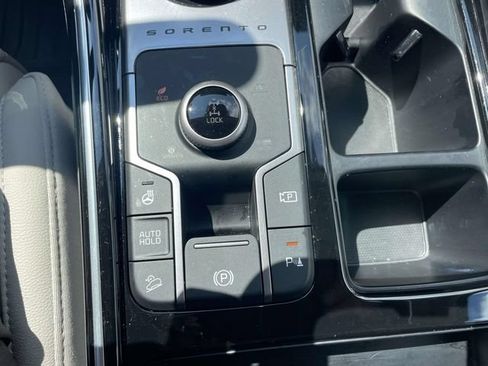 Used 2023 Kia Sorento SX Prestige w/ Panoramic Sunroof Package AWD/4WD image 29