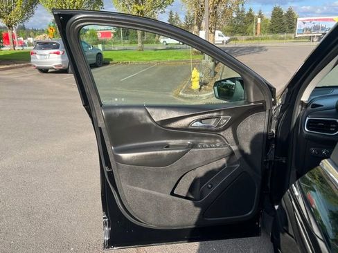 Used 2022 Chevrolet Equinox LT FWD image 16