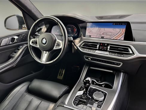 Used 2022 BMW X7 xDrive40i w/ M Sport Package AWD/4WD image 7
