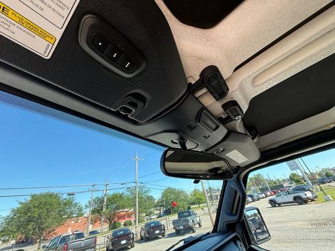 Used 2018 Jeep Wrangler Unlimited Sahara AWD/4WD image 23