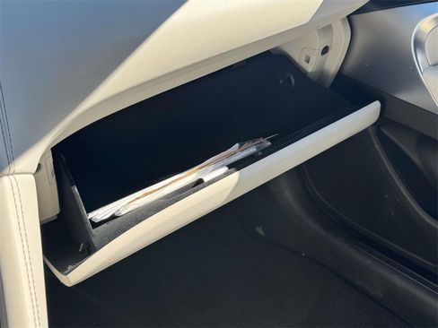 Used 2025 Genesis G70 2.5T image 30