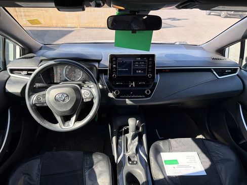 Used 2020 Toyota Corolla SE image 2