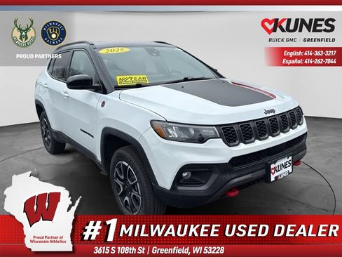 Used 2025 Jeep Compass Trailhawk AWD/4WD image 1