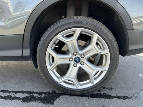 Used 2019 Ford Escape Titanium image 14